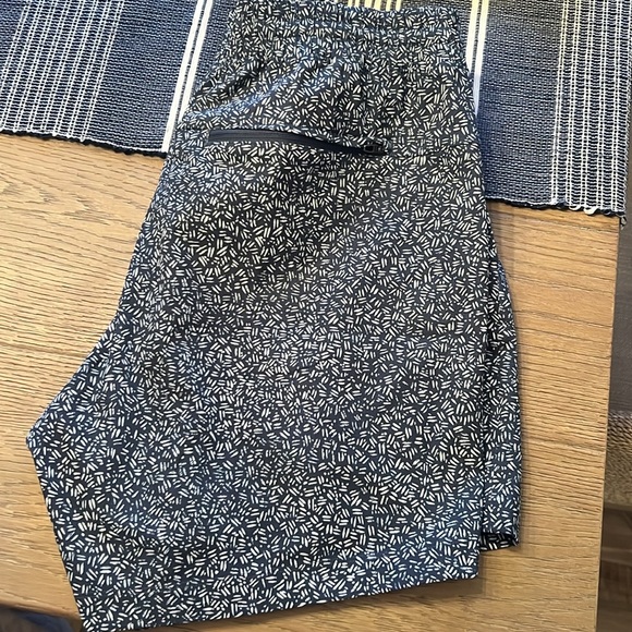 Lululemon men bowline short - Picture 3 of 3